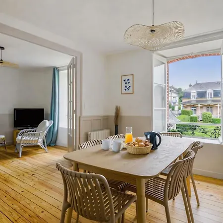 Les Du Grand Hotel, 2 En 1 Houlgate